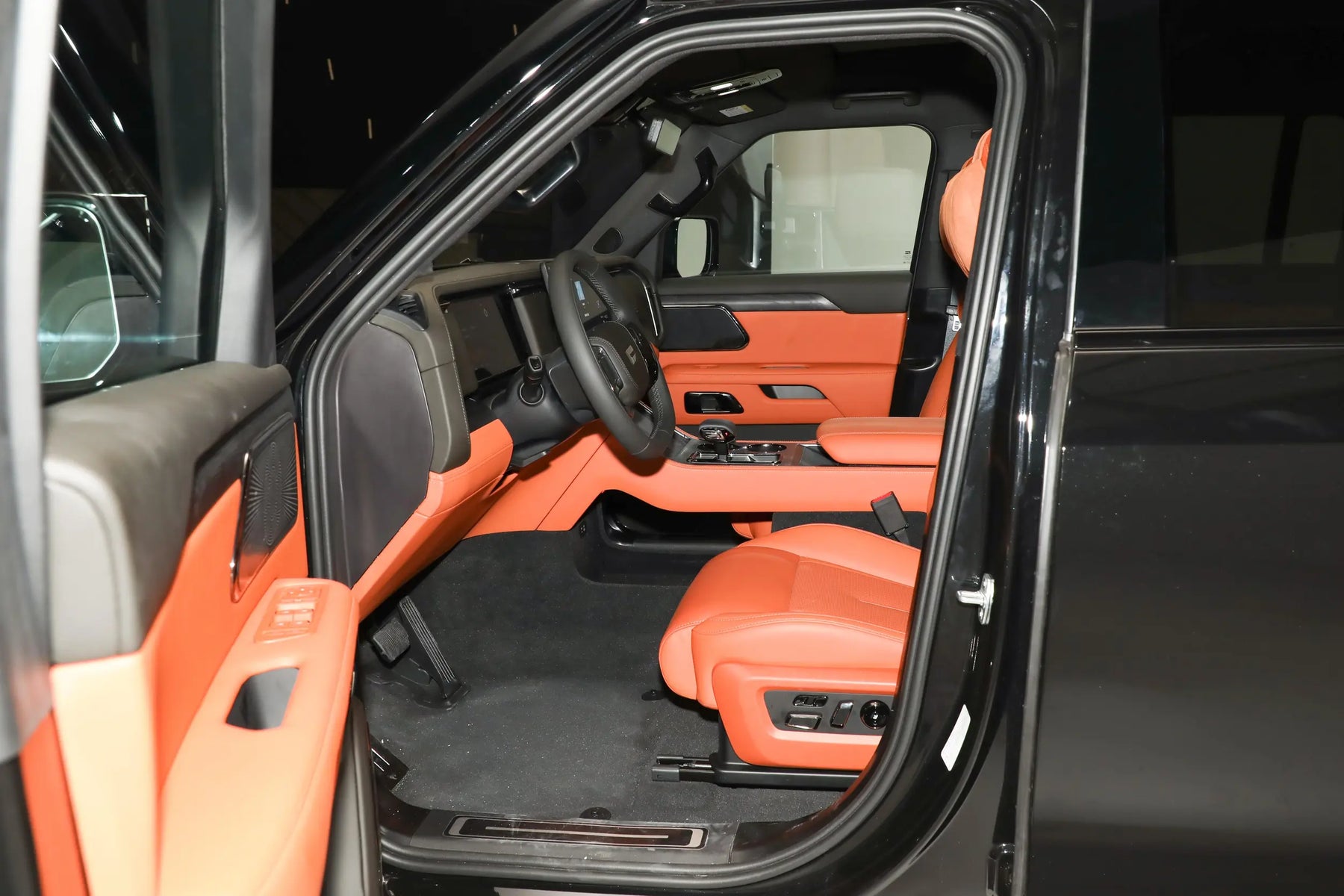 Rox Motor Rox-01 Smart SUV Hybrid 6/7 Seats